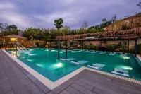 Yanzishan Hot Spring Hotel - Hot Springs