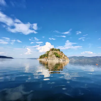 Fuxian Lake Yihu Spring Hotel Hotels near Ruby Beach