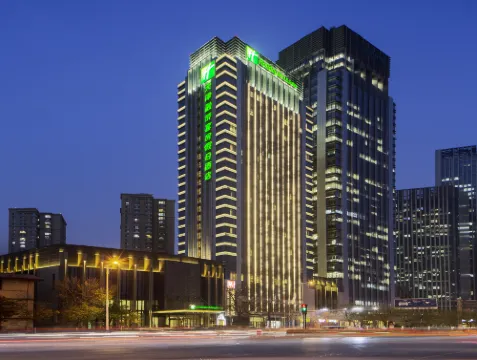 天津融僑套房假日飯店（南京路海光寺地鐵站店）