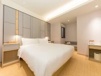 全季酒店(上海七宝七莘路店) - 高级大床房