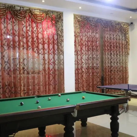 Hepu River Yun Business Hotel
