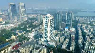 江蘇鳳凰台飯店 下關區住建局系統黨(政)校附近的飯店