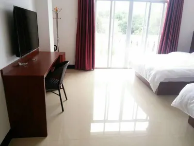 Fangchenggang Binhai Business Hotel (Yuzhong Station Branch) Hotels near Dongzhong Station