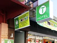 T Hotel タワウのホテル