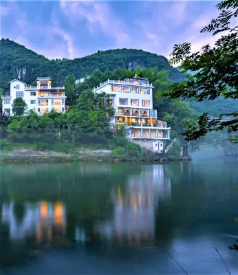 Xingyi Yunshe Guesthouse (Fanjing Mountain Scenic Area Branch) - Romanttinen