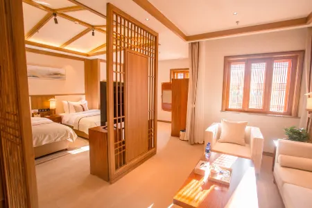 Ethnic International Garden Hotel
