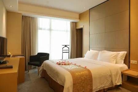 Shenzhen Qiushuishanju Grand Hotel