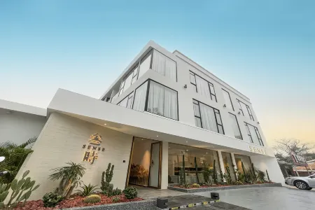 SENSE B&B Отели рядом с достопримечательностью «Qiaogang Fengqing Street»