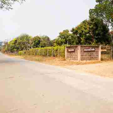 OYO 766 Zompo Baan Din Resort Hotel Exterior