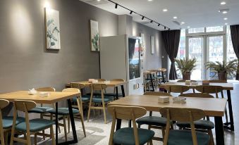 The Baoding Walnut Light House hotel