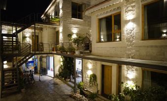 Fengma Feiyang Hostel
