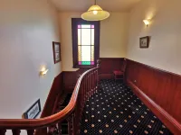 Highland House Boutique Hotel Hotels near Baldwin Street