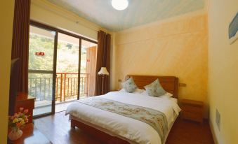 Fenghuangxi Holiday Hotel