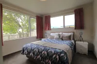 Aden Motel Hotels in Manapouri