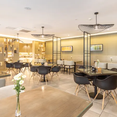 21/5000 Jinyi Preferred Hotel (Bayan Naoer Linhe Victoria Mall Branch) Отели в г. Баян Нур