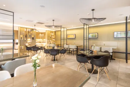 21/5000 Jinyi Preferred Hotel (Bayan Naoer Linhe Victoria Mall Branch)