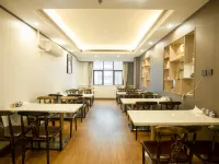 深圳佳德城飯店（蓮塘口岸仙湖路地鐵站店） 莲塘附近的飯店