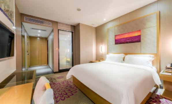 Lavande Hotels (Shenzhen Baoan Maxland Pingzhou Metro Station) - Housity
