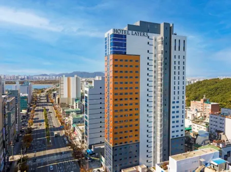 Layers The Luxurious Hotel Отели рядом с достопримечательностью «Museum of musical Instruments of the World»