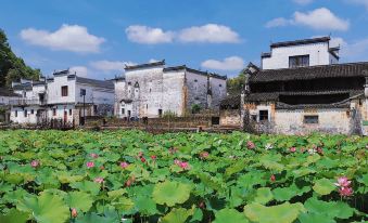 Zhizhonghe Guesthouse