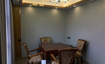 Yanting Liangjiang Impression Hotel