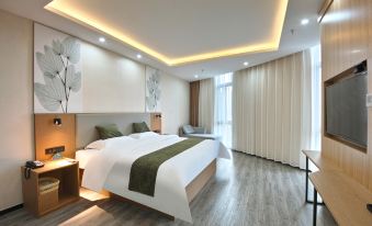 GreenTree Inn Express Hotel (Huai'an Huaigang Group Mingyuan Road University Town)