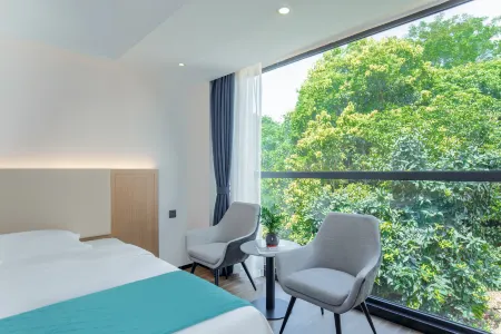 Sanya Windmill Tree Hotel (Dadonghai Branch)