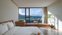 Tengchong Cloud free time panoramic hot Spring Resort inn Hotels near Huzhu Temple