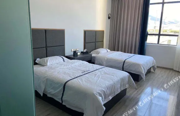 隆子鑫隆商務賓館