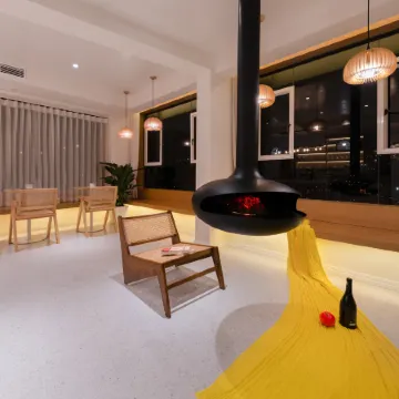 100-foot high-altitude pressure Galaxy · Ingenuity One House