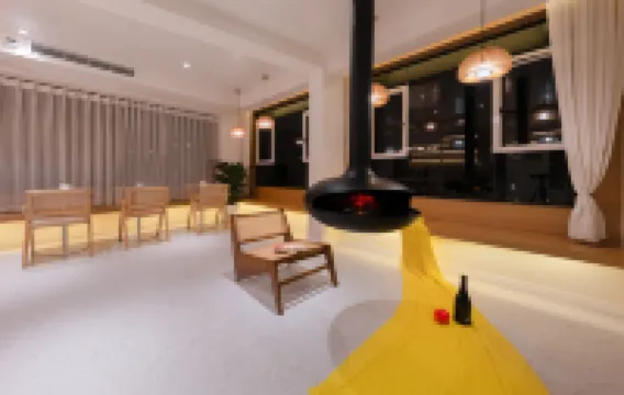 100-foot high-altitude pressure Galaxy · Ingenuity One House
