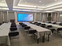 Ease Hotel (Dandong Railway Station Post and Telecommunications Building)