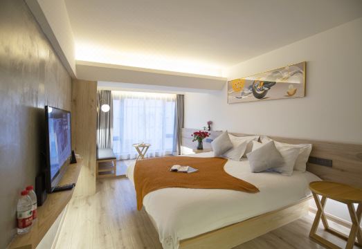 2. 루현 라이트 럭..