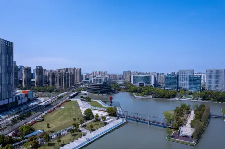 Grace Select Hotel Отели рядом с достопримечательностью «Ningbo University of Technology (East Campus)»