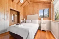 Hazelcreek Cottages