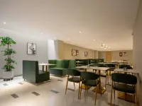 Magnotel (business) Hotel Fenghuang East Street Branch, Luya Mountain scenic spot, Ningwu, Xinzhou Hotels in Ningwu