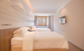 Taihu Lake Traditional Water Town Inn