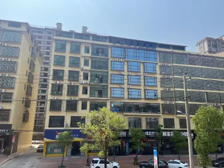 Yunhai E-sports Hotel Отели рядом с достопримечательностью «Taozhu Memorial Hall»