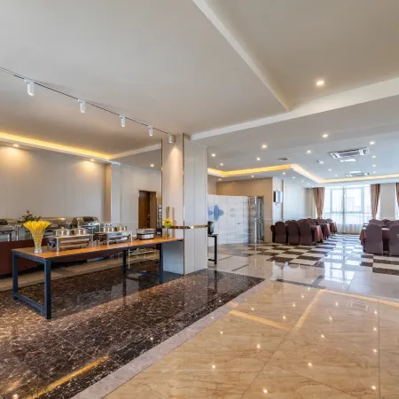 Yunpu International Hotel (Foshan Lecong Furniture World)