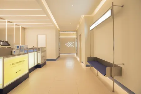 Netfish Esports Hotel (AntingSubwayStationBranchShanghaiAutomotiveConventionandExhibitionCenter) Отели рядом со станцией Anting North Railway Station