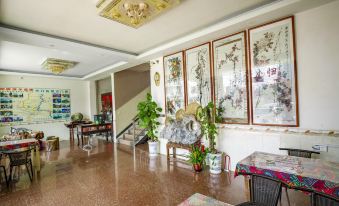 Yangshuo Ancient Banyan Tree Holiday Villa (Yulonghe Scenic Area)