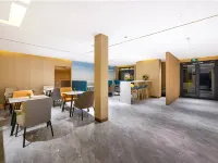 CHEERMAY Hotel (Beijing International Trade Dawang Road Subway Station) - parking