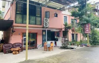 Dujiangyan Hongjing Homestay Hotels in Hongkou