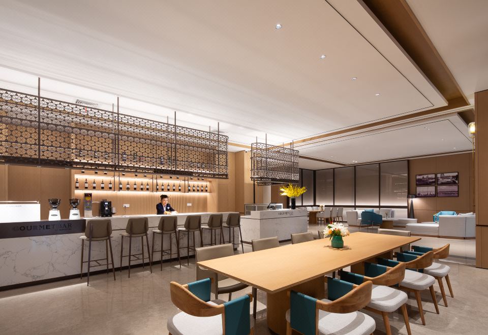 4. 노보텔 옌청 익..