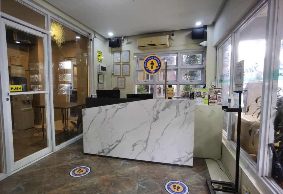 Sunny Day Residences Cainta 객실 이미지