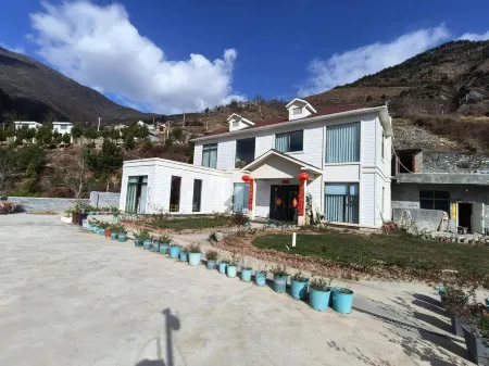 Liyuan Homestay Отели рядом с достопримечательностью «Sha'erxiang»