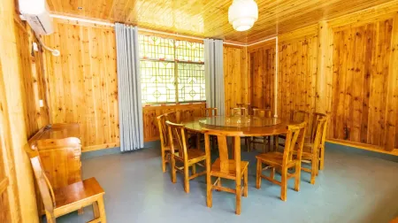 Chengbu Guxing Yunxi Homestay (Millennium Ginkgo Scenic Area)