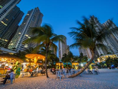 Seafront Country Garden Danga Bay by Lions Bay