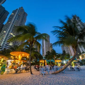 Seafront Country Garden Danga Bay by Lions Bay Hotels near Taman Merdeka
