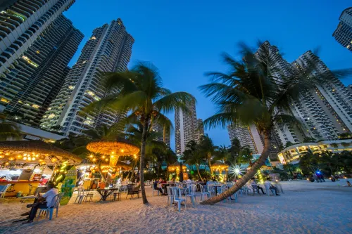 Seafront Country Garden Danga Bay by Lions Bay - Apartments